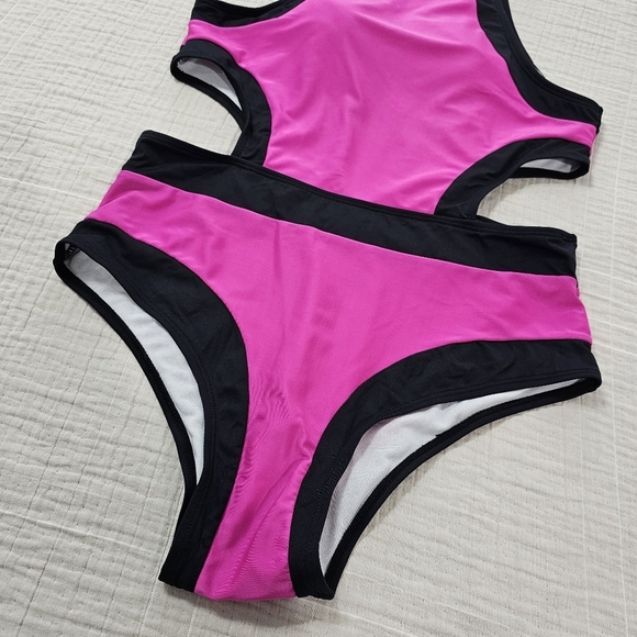 Fuchsia And Black Two Tone Padded Cut Out One Piece Summer Swimsuit Size Large - Picture 6 of 15